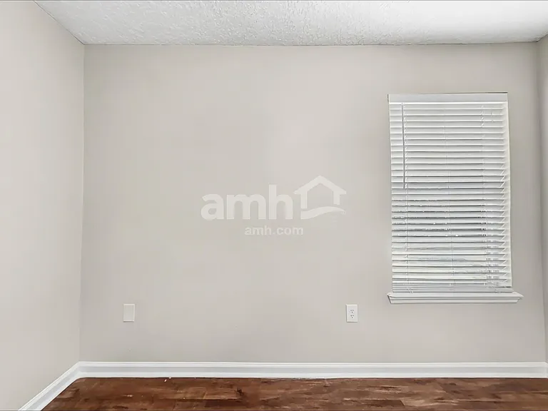 2724 Creekfront Dr — Photo 15