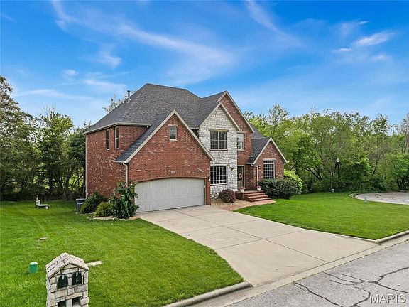 3rd image of 2116 E Hawkins Ct