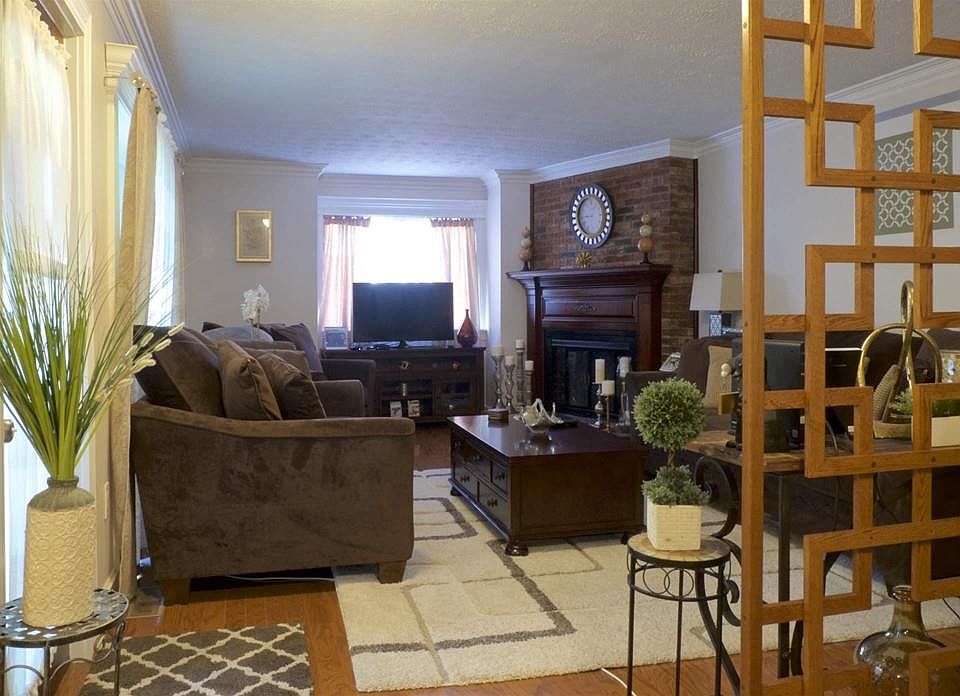1st image of 18 Bengal Ln #18