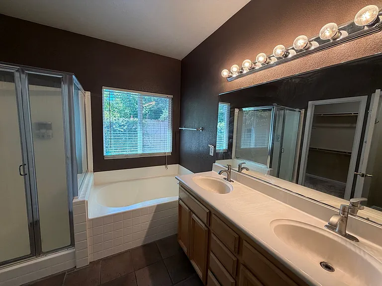 6425 Rabbit Hollow Way — Photo 28