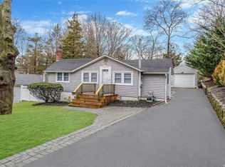 84 Herod Point Rd, Wading River, NY 11792