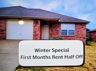 693 Appleridge Dr, Centerton, AR 72719