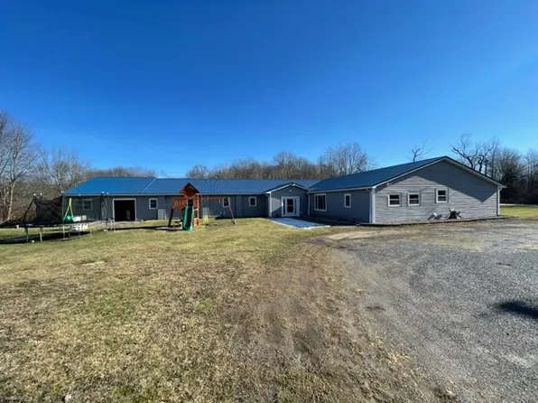 38 Old Mercer Rd, Volant, PA 16156