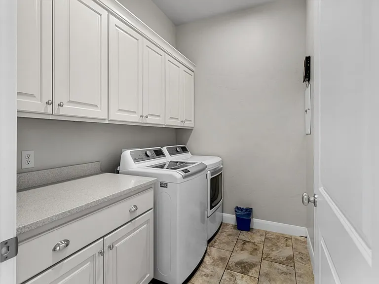 N Coral Ridge Dr — Photo 16