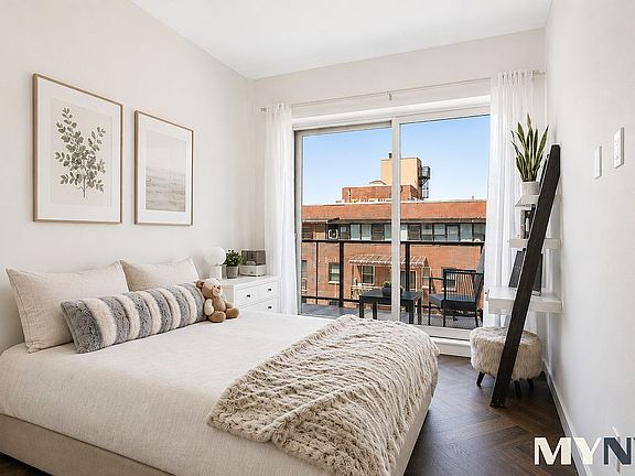 4th image of 1414 W 4th St #Penthouse 5