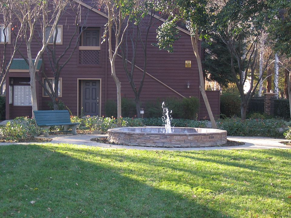 1st image of 1072 Yarwood Ct