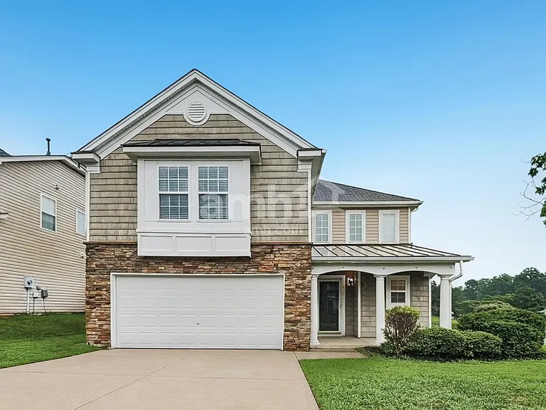 416 Magna Dr — Photo 1