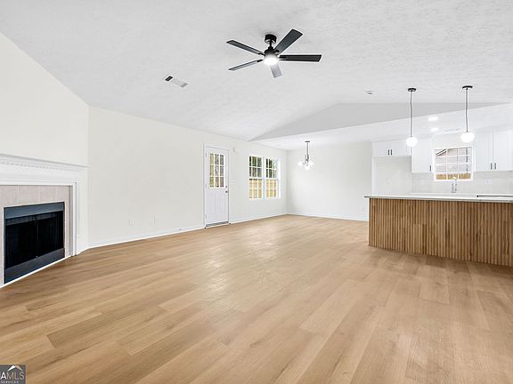 4th image of 185 Wilson Rd