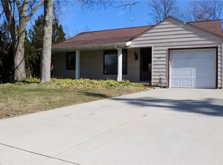 1147 Commonwealth Ave, Mayfield Heights, OH 44124