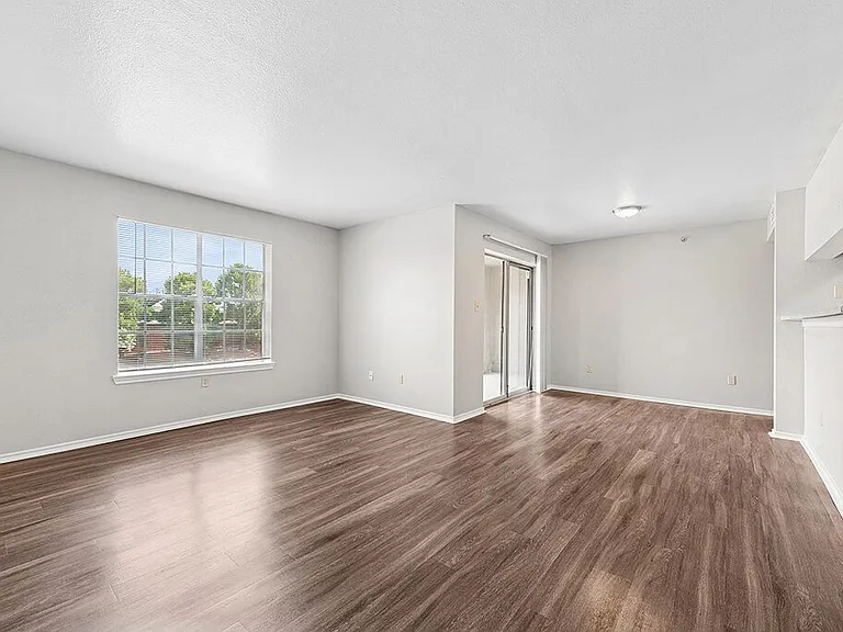 Valley Trails Apartments — Photo 6