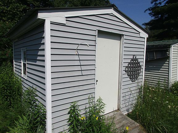 5th image of 533 Hemlock Road