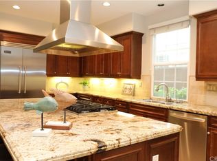 27 Secret Gdn, Irvine, CA 92620