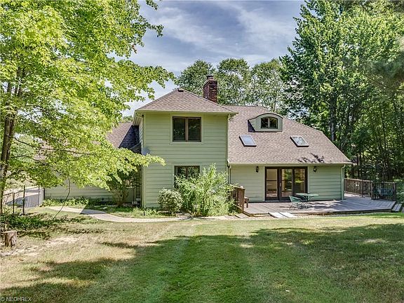 3rd image of 6492 Crabtree Ln
