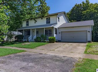 102 Larkspur Dr, Radcliff, KY 40160