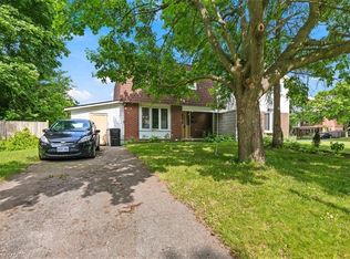 6 Tamarack Ct, Cambridge, ON N3C 3A8