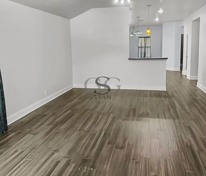 325 Longhorn Way — Photo 3