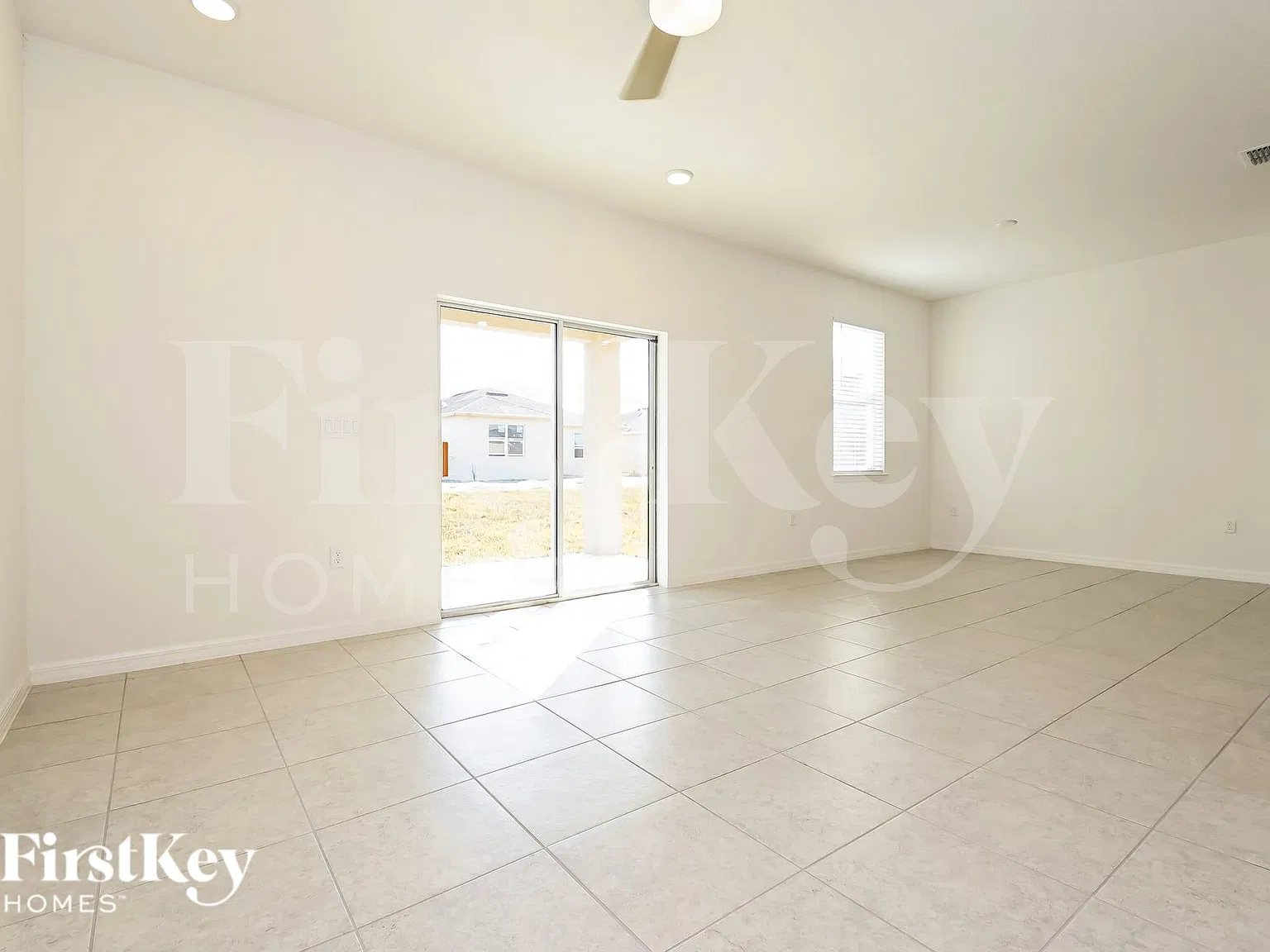 3 bed, 2.0 bath, 1350 sqft, $1,940 — Photo 2