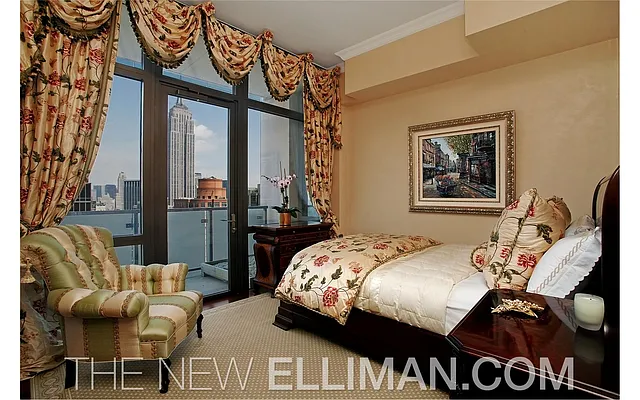 Sold by Douglas Elliman | media 14