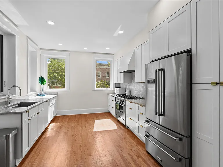 1754 Park Rd NW — Photo 6