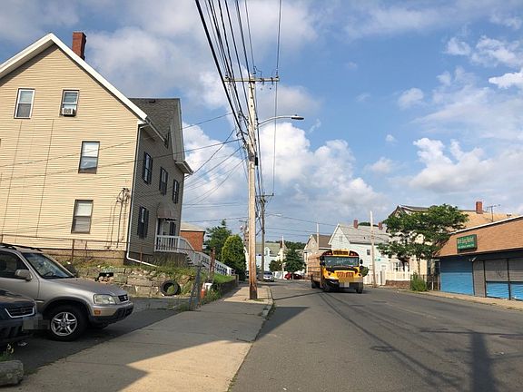 4th image of 316 B Essex St