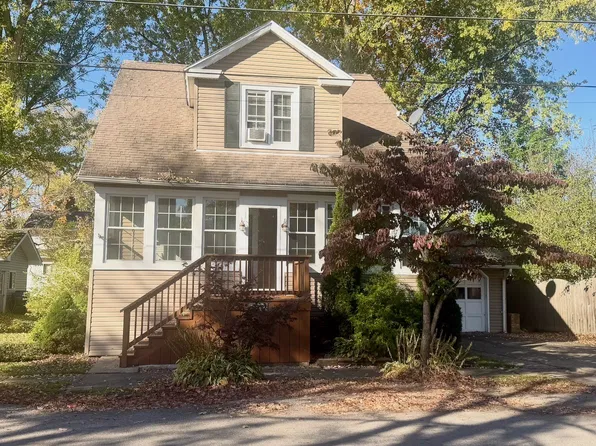 185 S 2nd St, Conneaut Lake, PA 16316