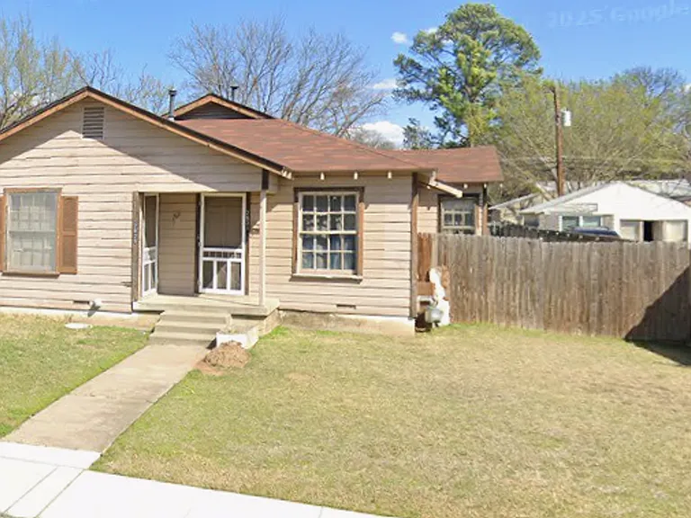 2829-2831 Handley Drive — Photo 2