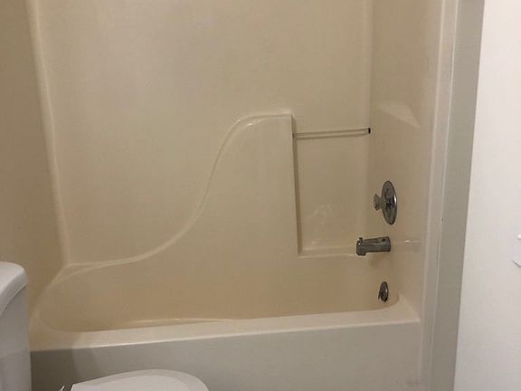 5th image of 3404 Golden Valley Dr