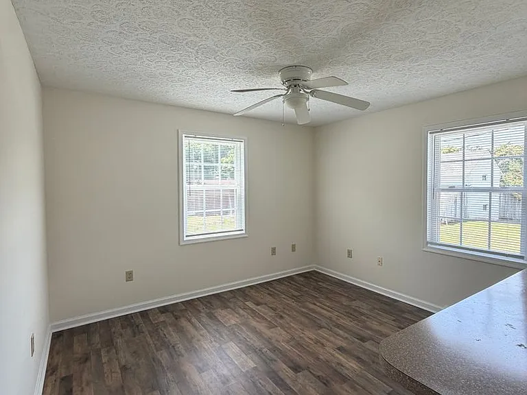 3009 Joy Cir — Photo 4