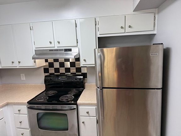 4th image of 900 Mountain Creek Rd APT I110