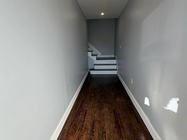 36 Woodcrest Rd #1 — Photo 9