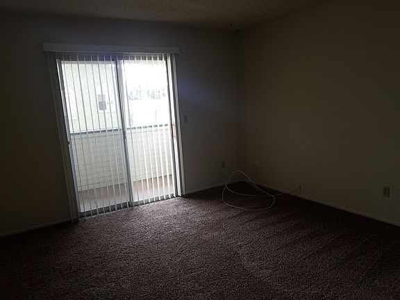 4th image of 170 S Pacific Ave