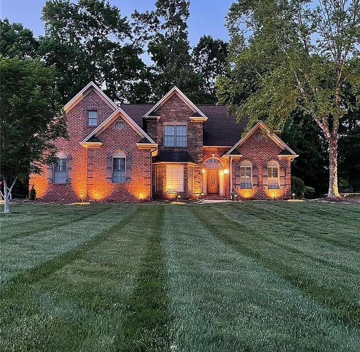 1st image of 420 Inverness Dr