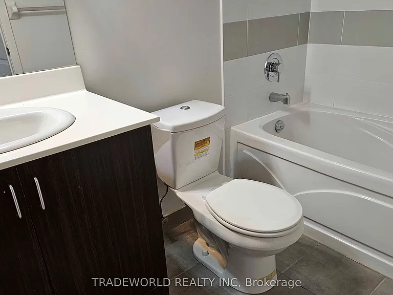 5162 W Yonge St #1901 — Photo 8