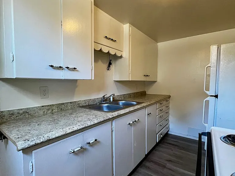 706 S 5th Ave — Photo 6