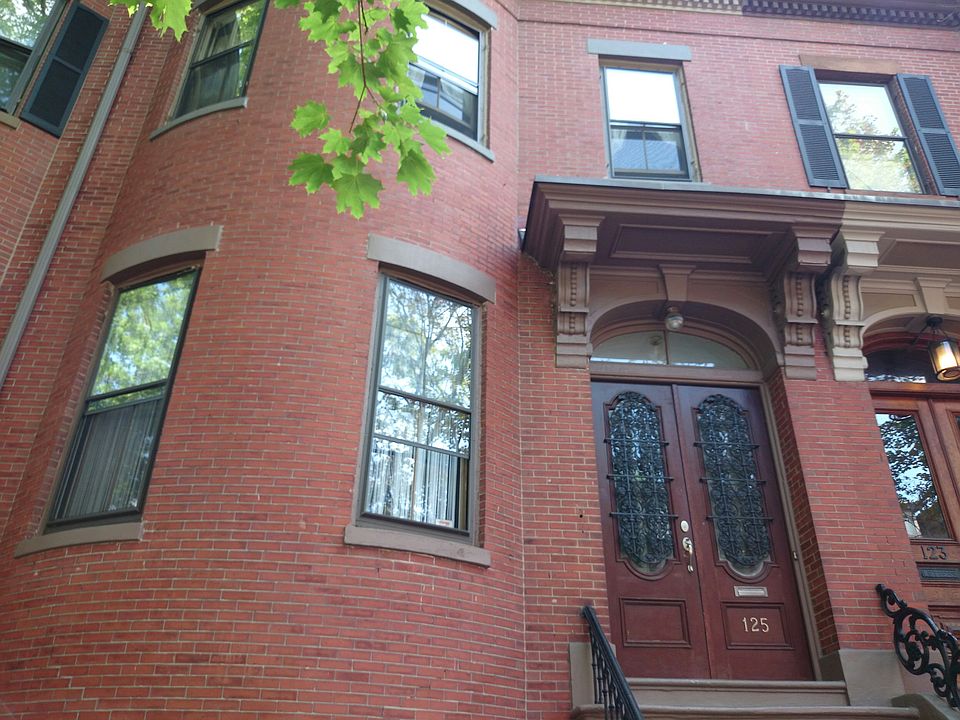 2nd image of 125 W Newton St