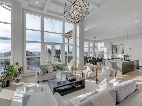 100 NE Elkton Close SW, Calgary, AB T3H 1W6