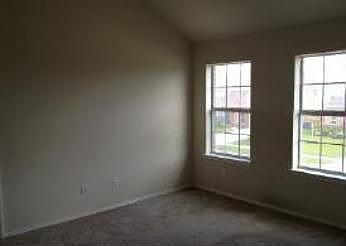 5th image of 2213 Neches Dr