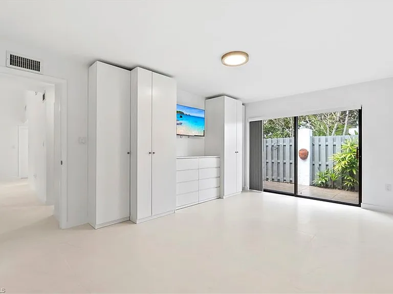 879 Meadowland Dr #C — Photo 26