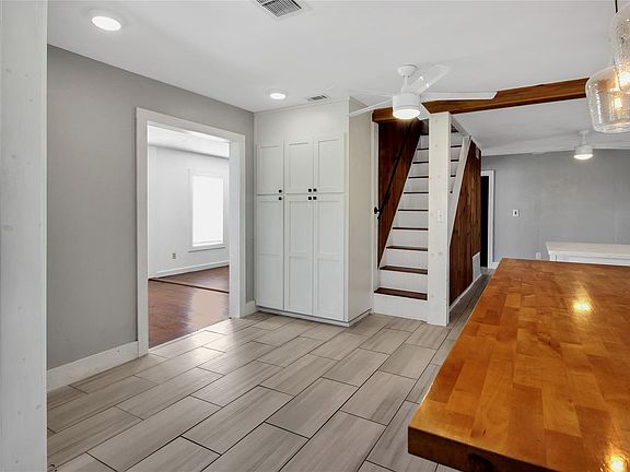 4th image of 6400 Fm 1105