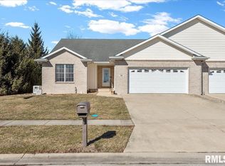 715 Heathrow Ln, Rochester, IL 62563