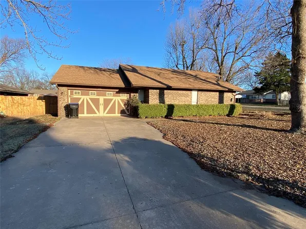 501 N 5th St, Noble, OK 73068