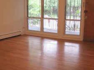 6901 N Ridge Blvd, Chicago, IL 60645