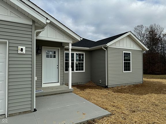 3rd image of 1053 E Niagara Trl