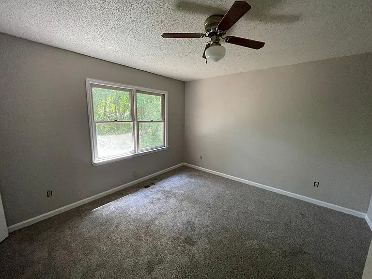 5 Pam Ct #2 — Photo 4