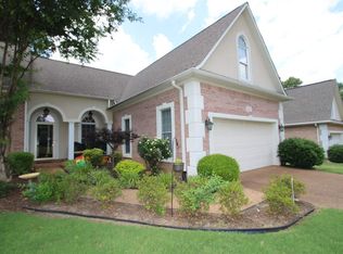 126 Country Club Ln, Jackson, TN 38305