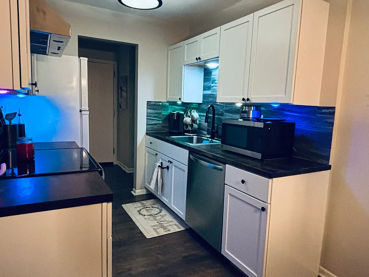 2 bed, 939 sqft, $2,450 — Photo 1