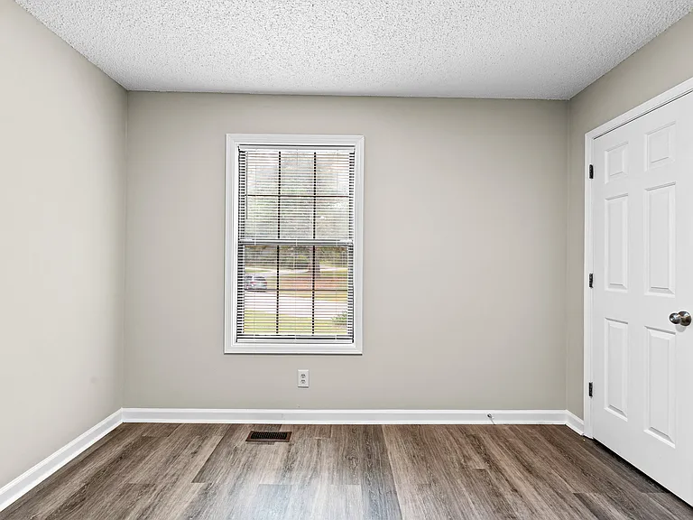 90 Edelweiss Dr — Photo 7