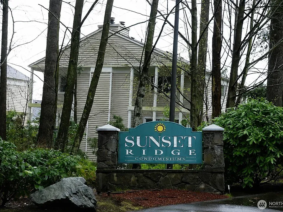 1 bed, 734 sqft, $2,090 — Photo 1