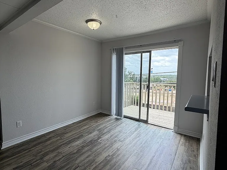 Le Montreaux Apartments — Photo 129
