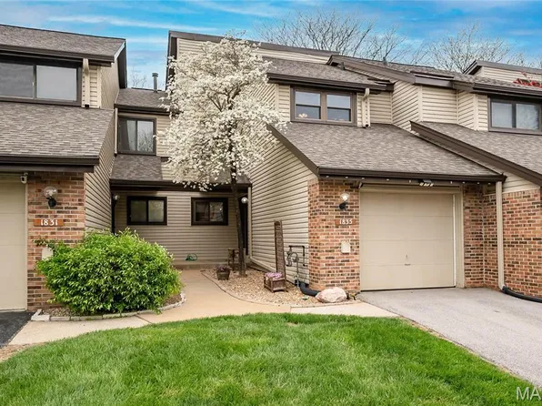 1835 Tawny Ash Dr, Saint Louis, MO 63146